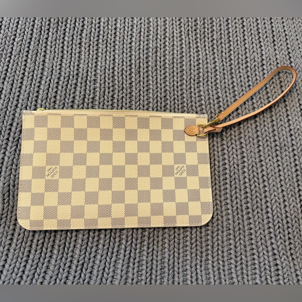 Louis Vuitton Cream and Tan Never Full Pochette